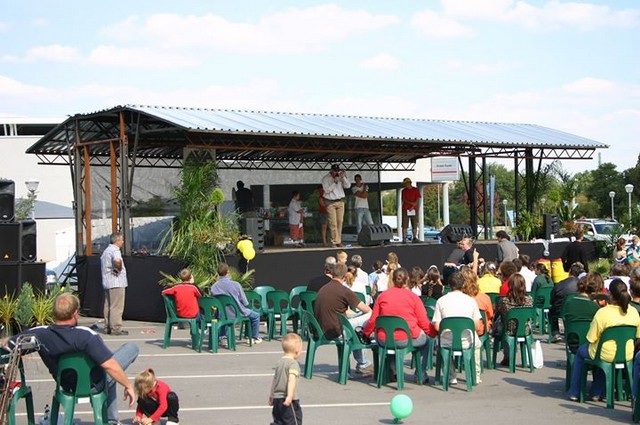 Mobile Stage (Daylight Setting)_1.jpg